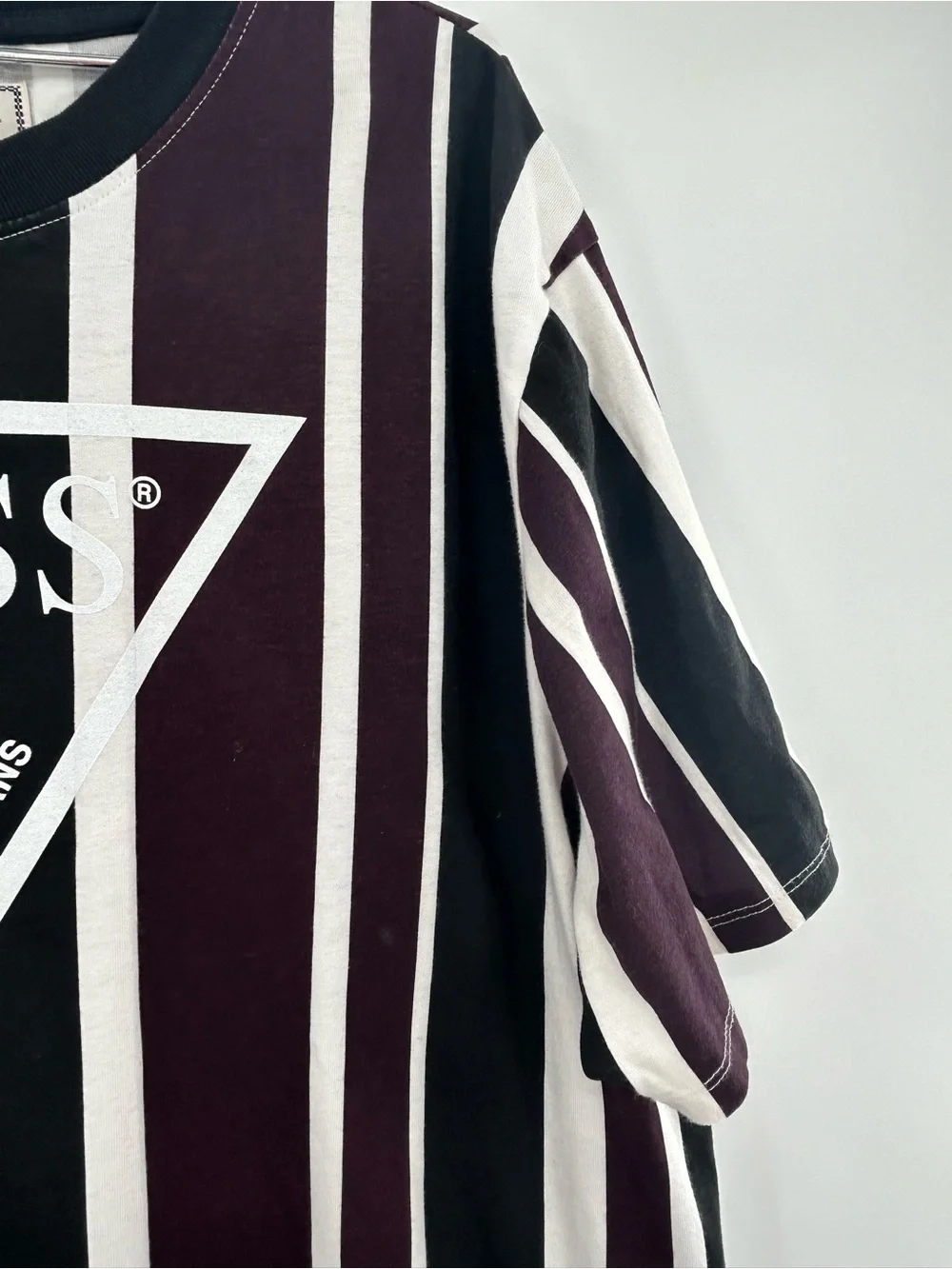 Guess Originals Oversized Striped T-Shirt XL - Picture 8 of 14